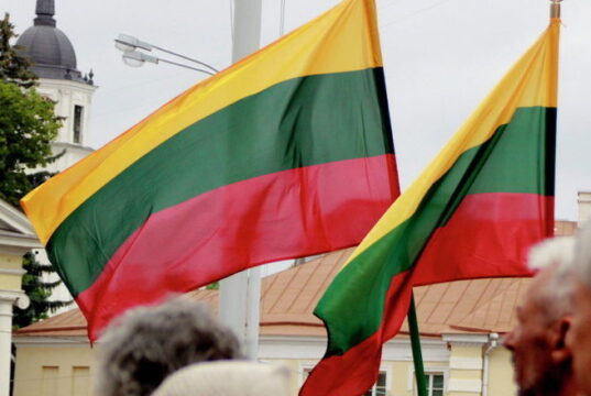 Работа в Литве: средняя зарплата, особенности трудоустройства