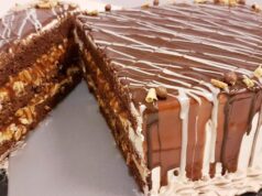 Торт Сникерс без выпечки: дети будут в восторге