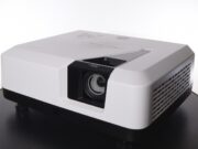 Как заменить лампу в проекторе?