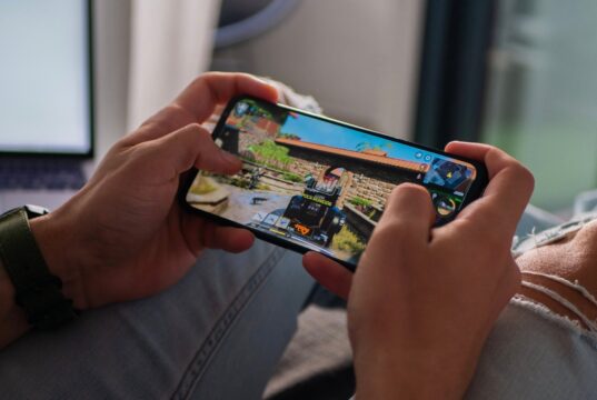 Какие игры популярны у подростков на Android?-