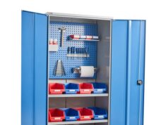 Инструментальные шкафы: надежная металлическая конструкция