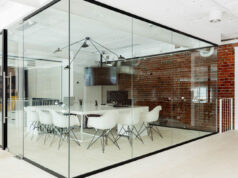 Где лучше устанавливать цельностеклянные перегородки?