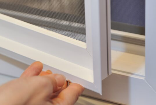 Маскитные сетки на заказ: виды и особенности