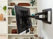 Как правильно повесить телевизор на стену