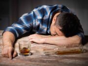 Как вывести человека из запоя